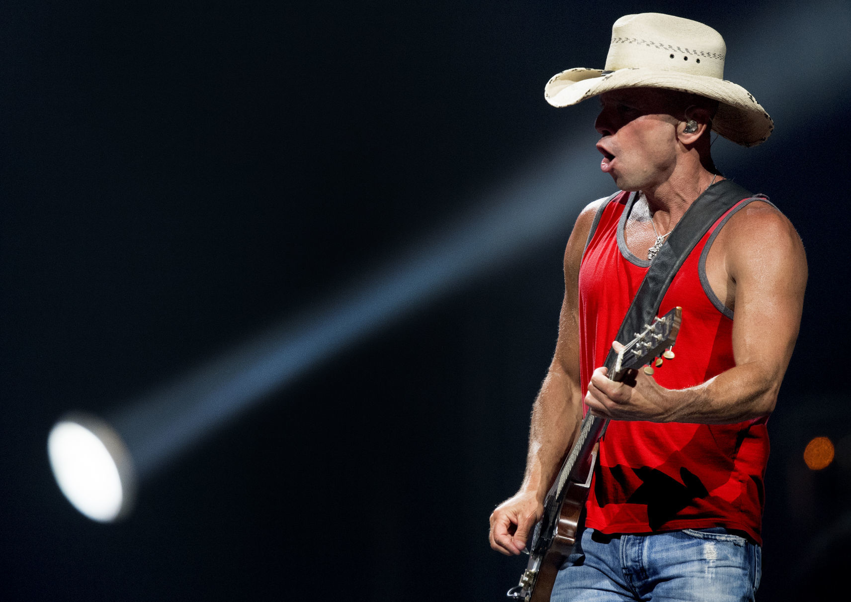 Kenny Chesney Concert, 5.18
